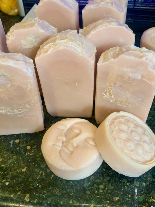 Shea butter & Goat’s Milk Luffa soap - Wiselyonsoapworks