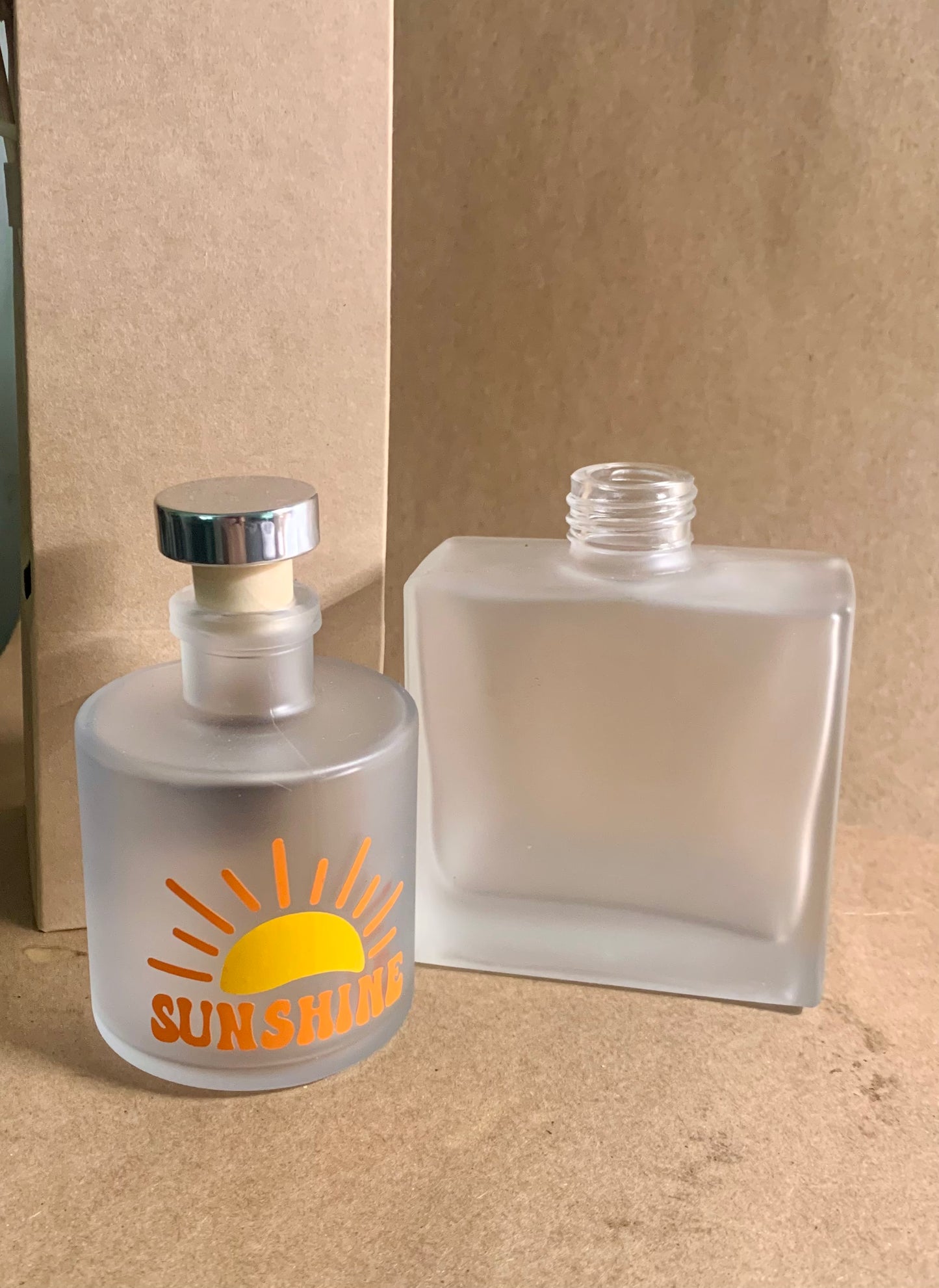 Citrus Sunshine scented Reed Diffuser Set (round, frosted glass) - Wiselyonsoapworks