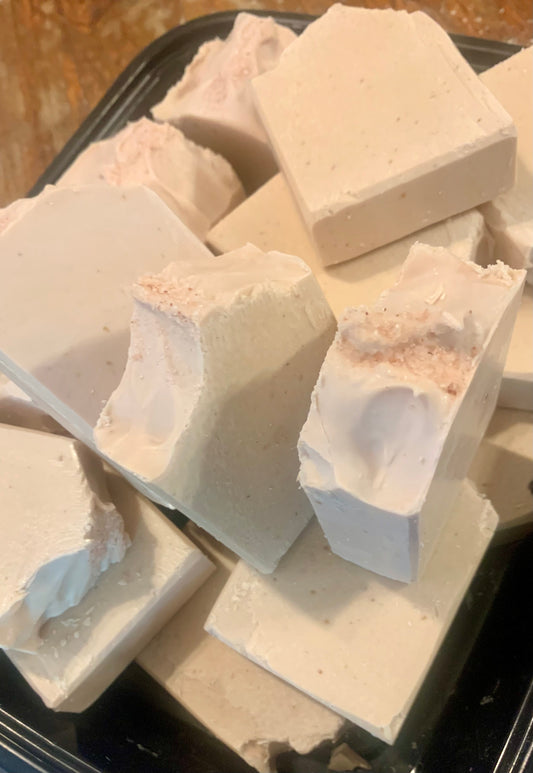 Calamine & Oatmeal bar soap