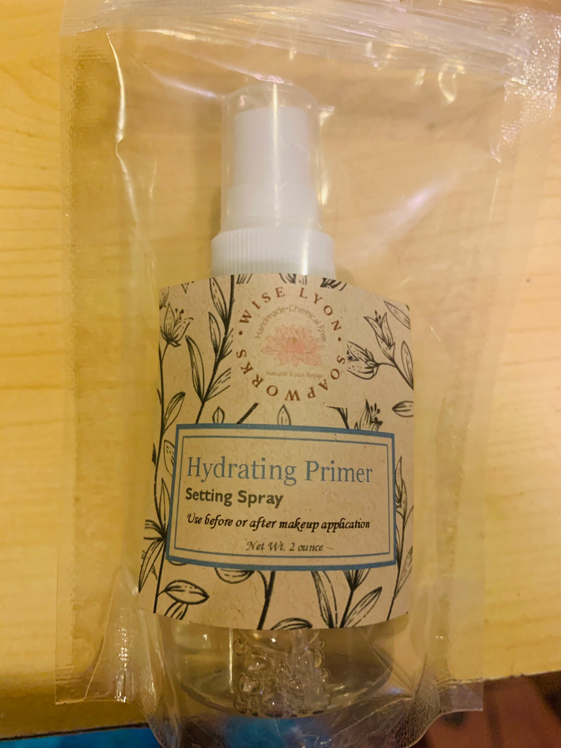 Hydrating Primer Spray, Prep and Set makeup, lose the puffiness - Wiselyonsoapworks